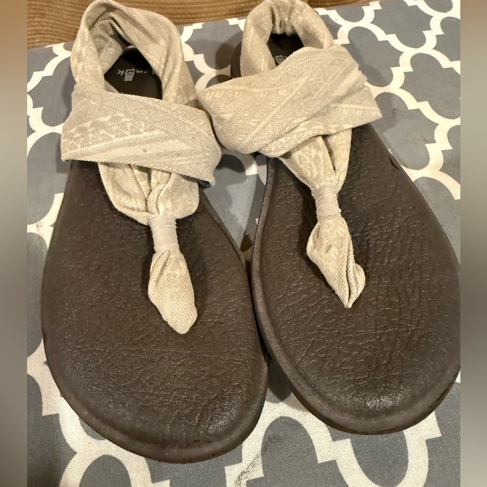 Sanuk Sandles Size 7